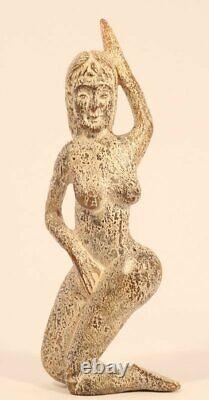 Chinese Hongshan archaistic jade female nude figure