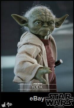 HotToys 1/6 Scale MMS495 Attack of the Clones Yoda Action Figure