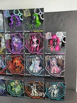 Lot of 18 Monster High 2014 Vinyl Figures Chase Variants First Wave Retired NEW